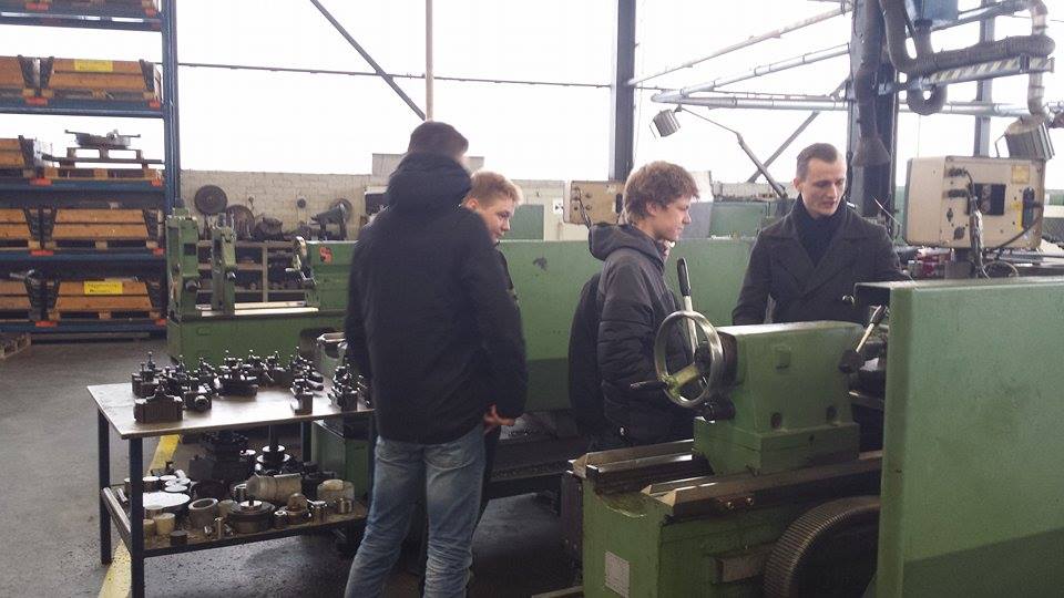 12735544_973162032778605_2087321535_n