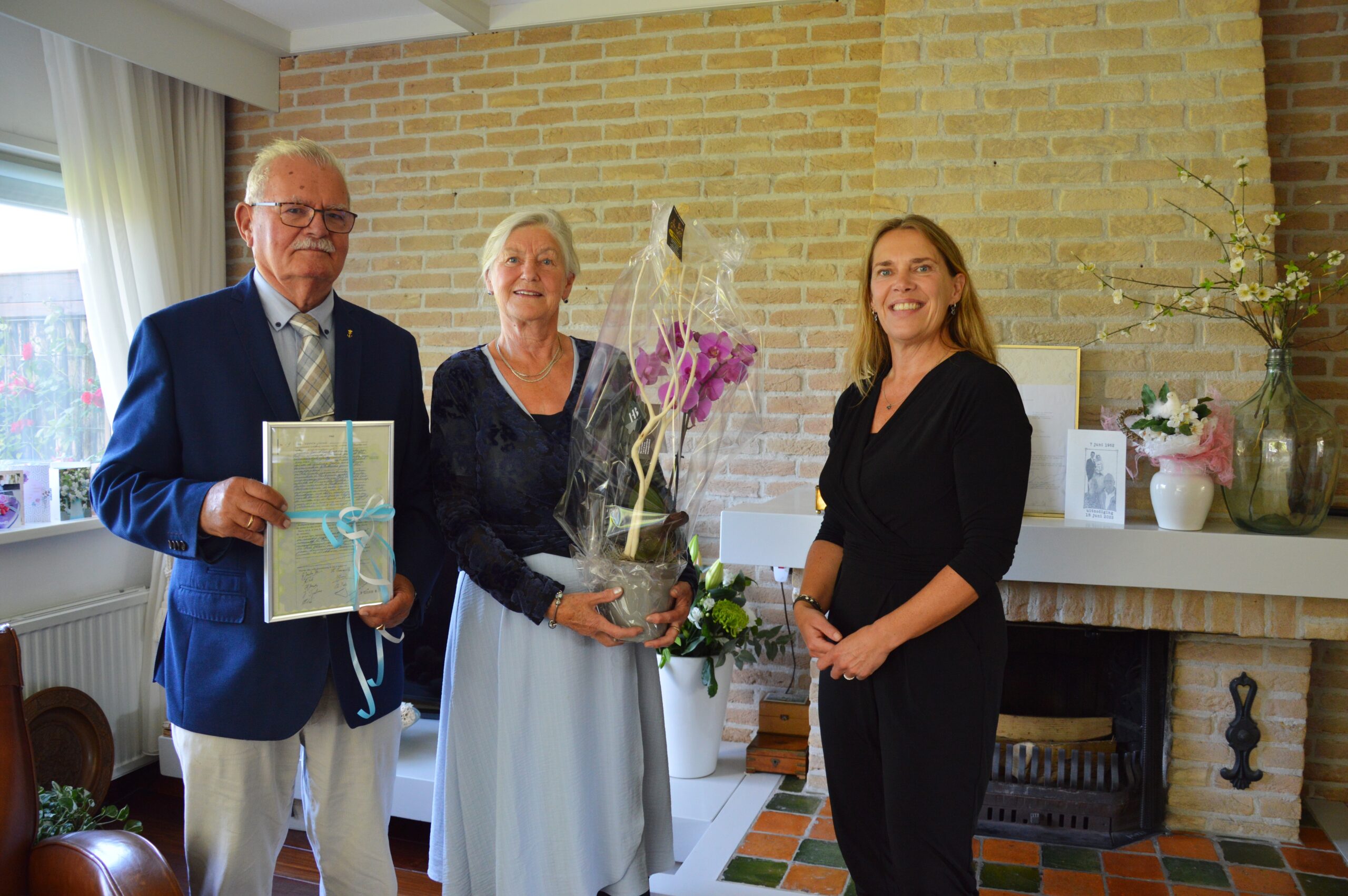wethouder Marja van der Meer bij het paar langs om de felicitaties over te brengen.