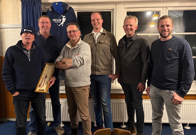 Afscheid van Mathijs Westra als voorzitter van de IJsclub Franeker