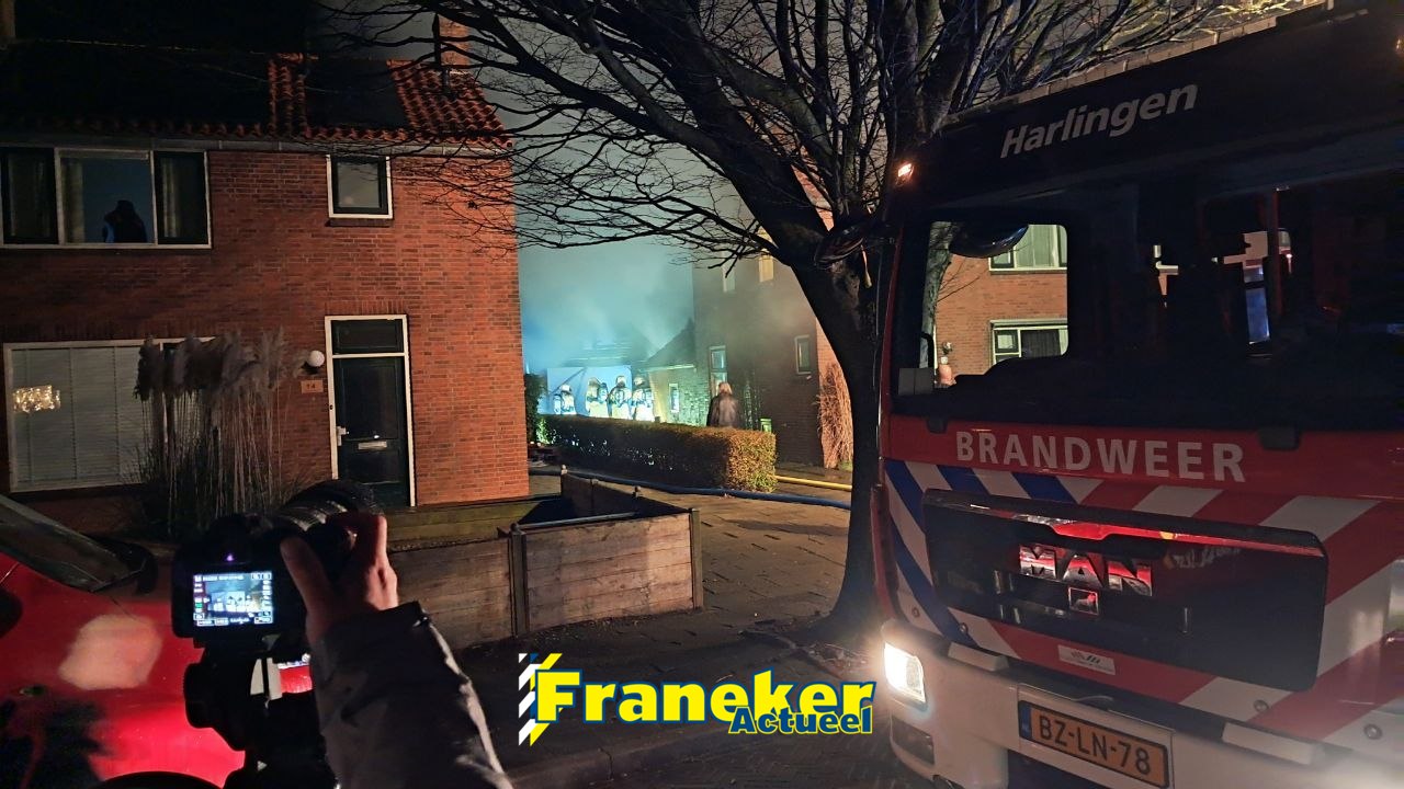 Brandweer Franeker assisteert bij brand Midlum