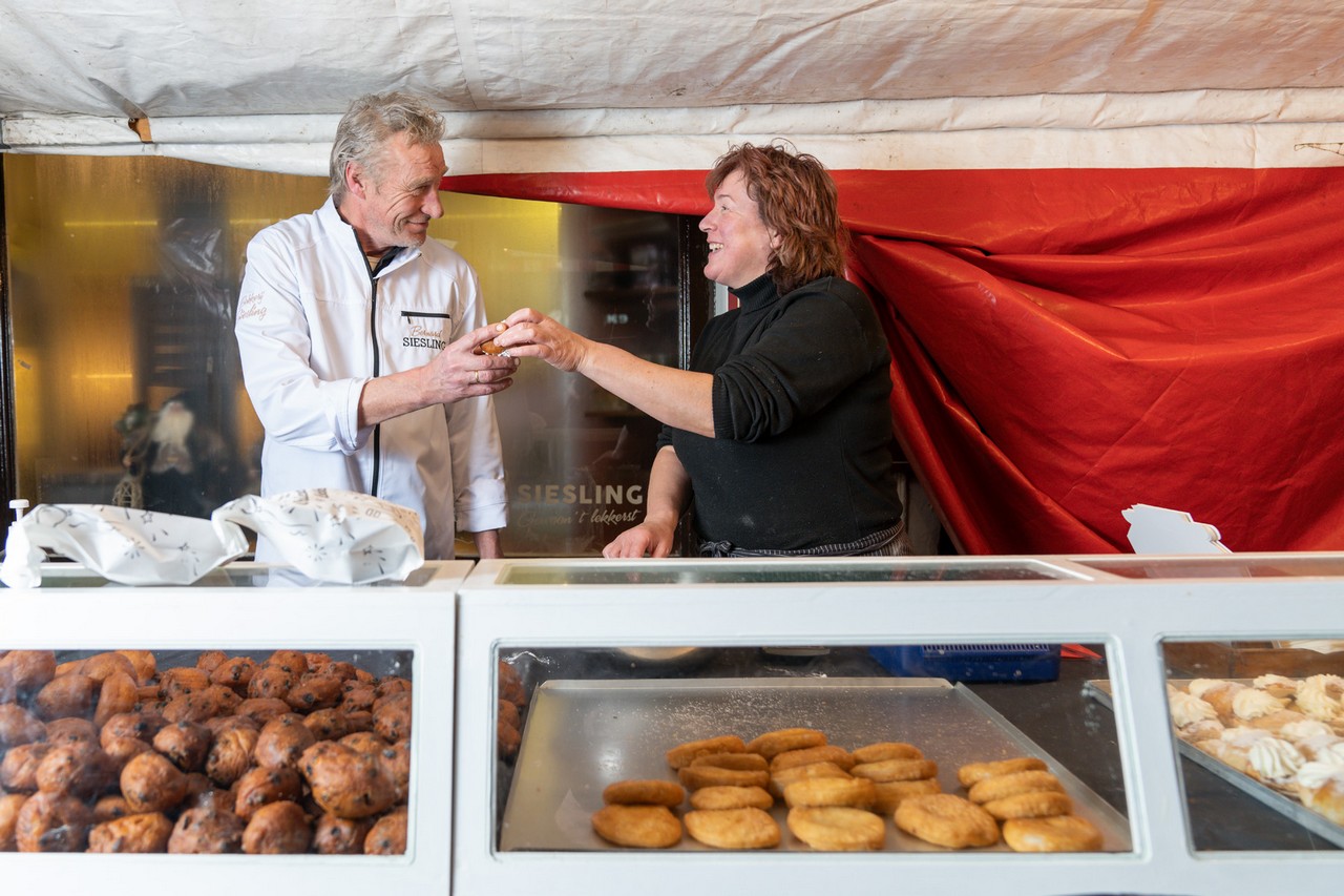 Bakkerij Siesling weer van start met oliebollenverkoop