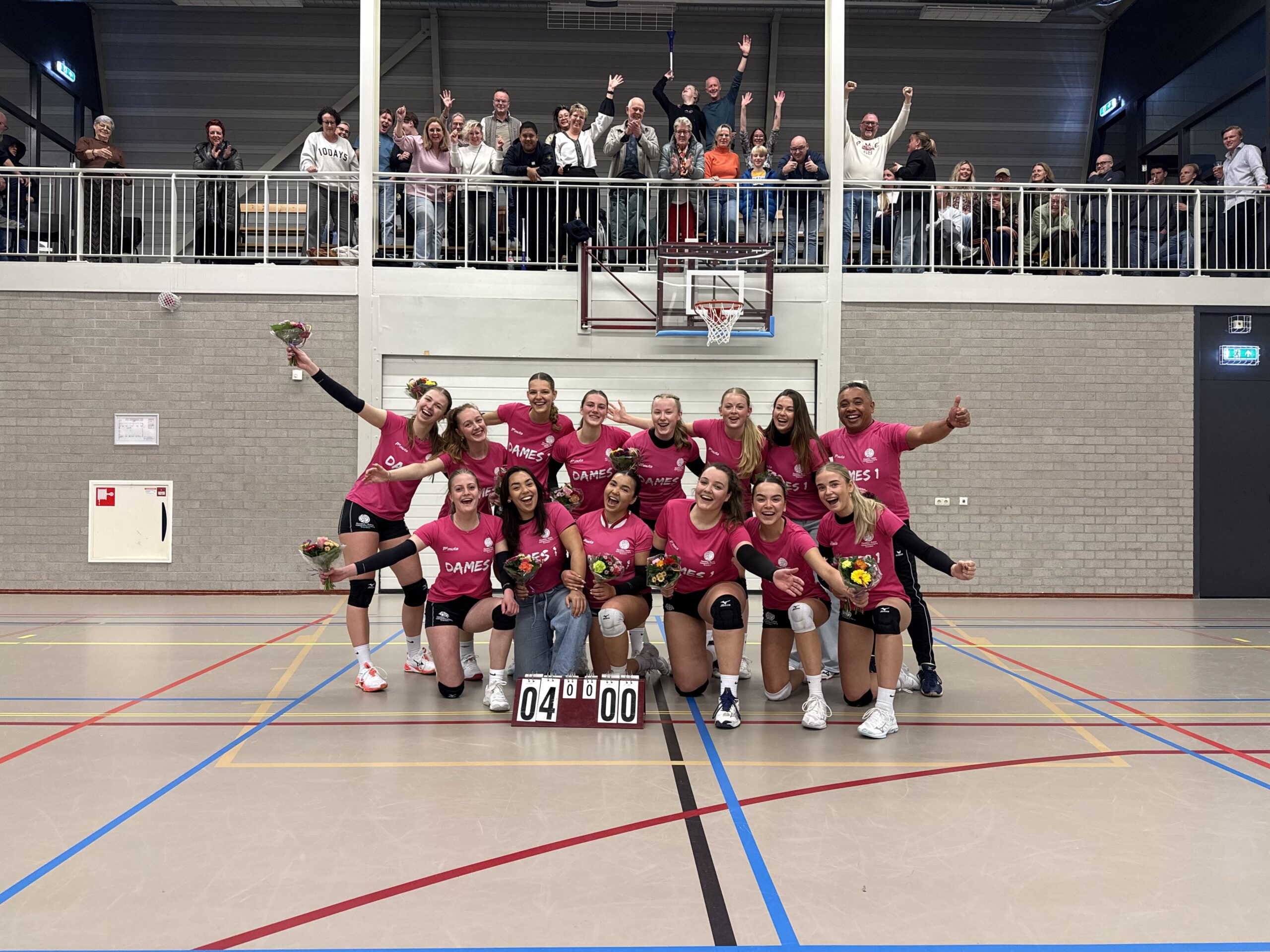 Dames 1 Dosko/Acta kroont zich voortijdig tot kampioen!