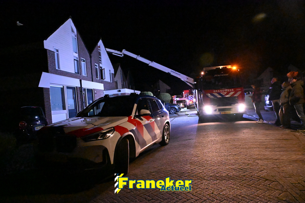 Schoorsteenbrand zorgt voor rookontwikkeling in woning Franeker