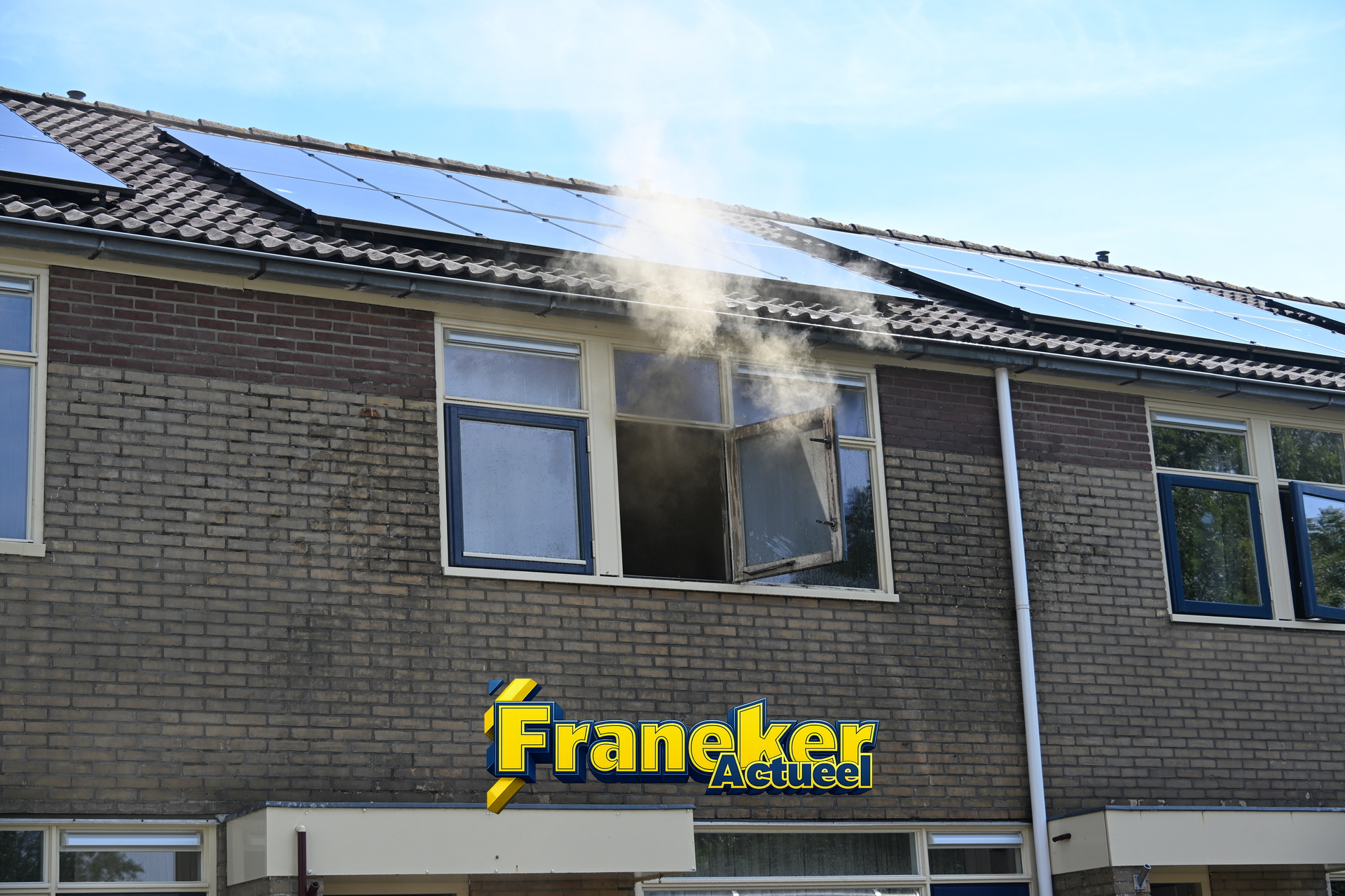 Woningbrand aan J. Rinckesstrjitte Tzummarum zorgt voor inzet meerdere brandweerkorpsen
