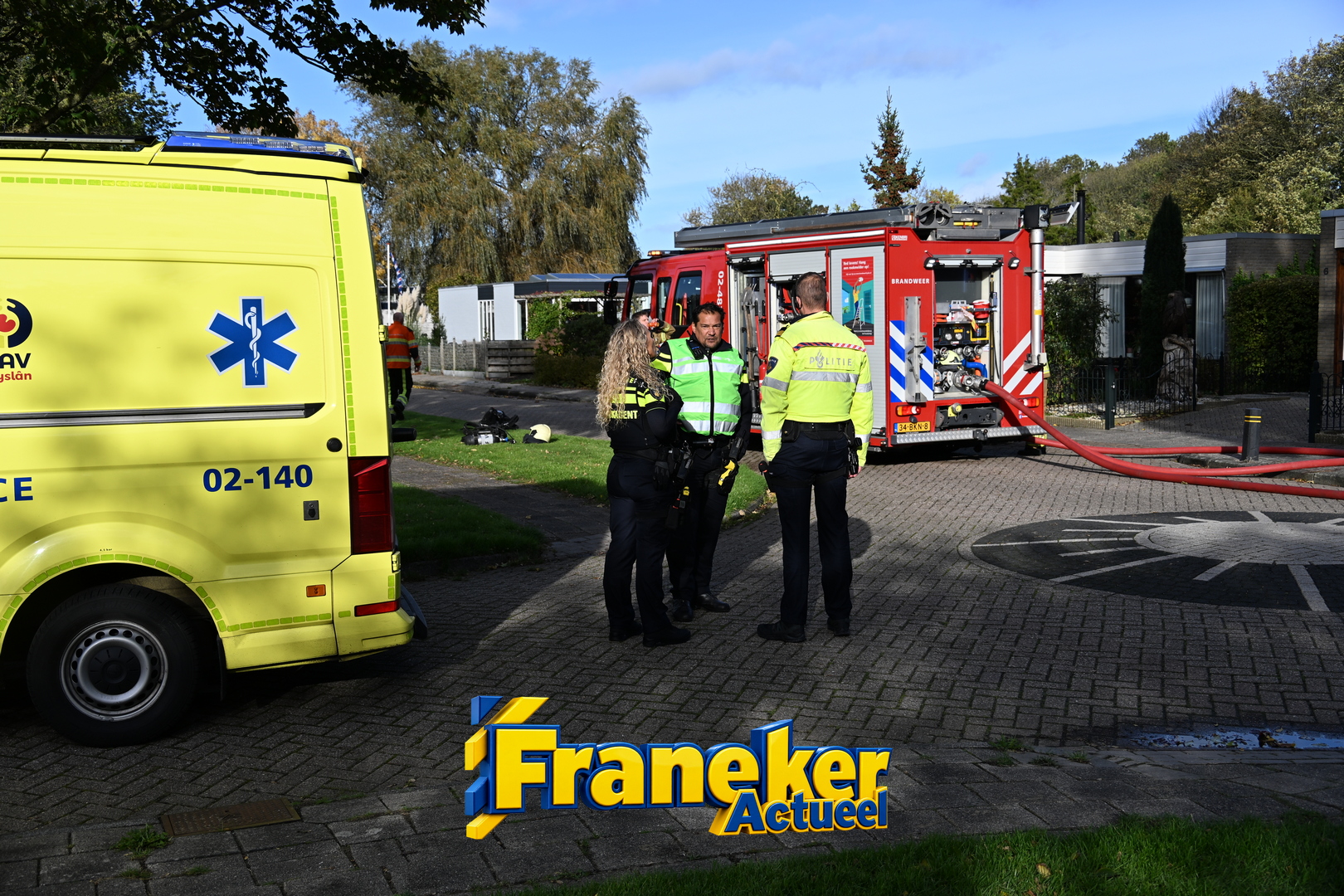 Dreigende situatie in woning Franeker: hulpdiensten massaal ingezet